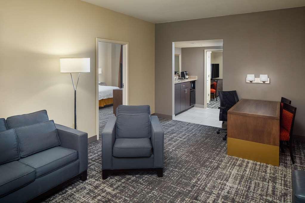 Embassy Suites By Hilton Laredo Rum bild